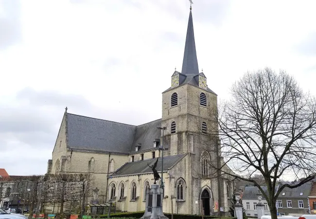 Kruisweg en rozenhoedje in de Sint Martinuskerk, Overijse georganiseerd door het Legioen Kleine Zielen Vlaams-Brabant